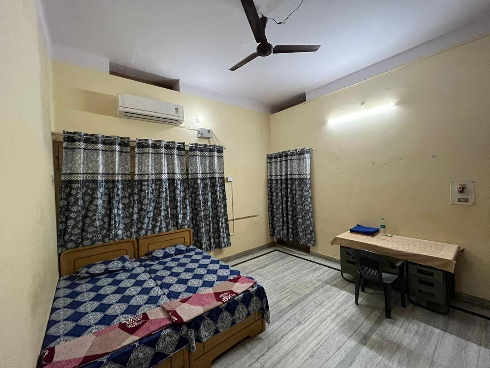Vishwa Deva Homestay Benares Buitenkant foto