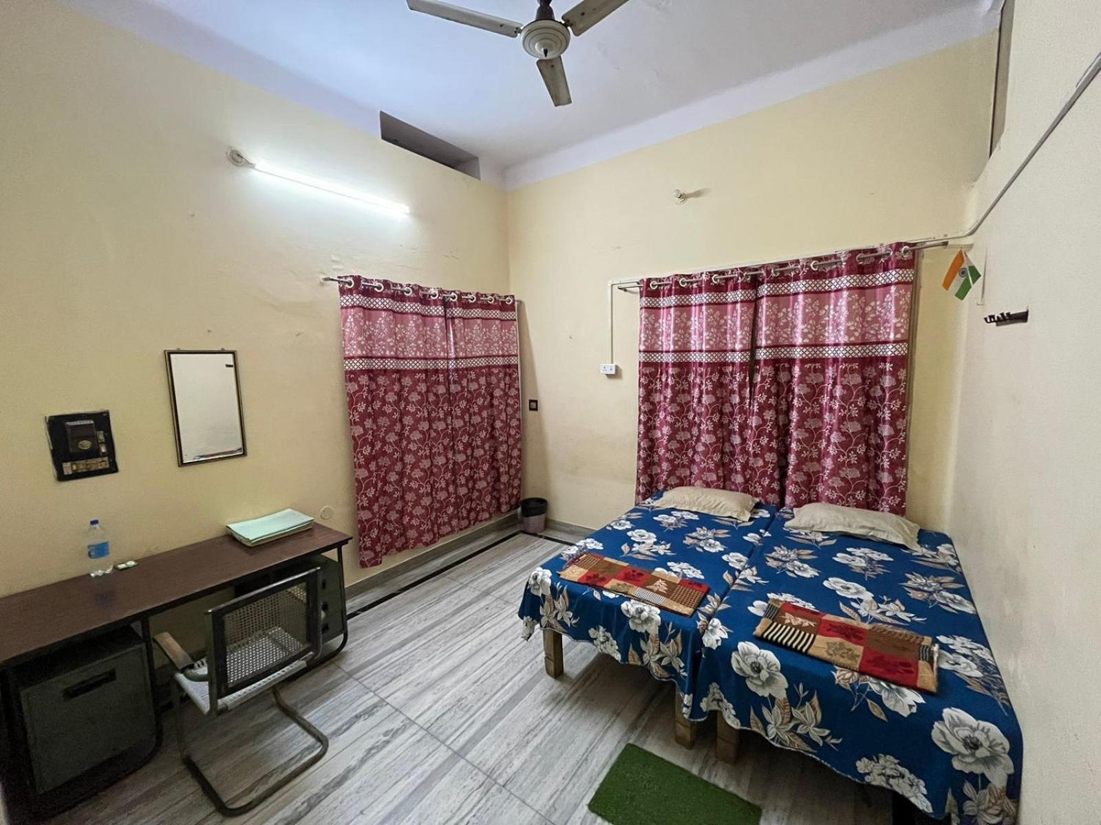 Vishwa Deva Homestay Benares Buitenkant foto